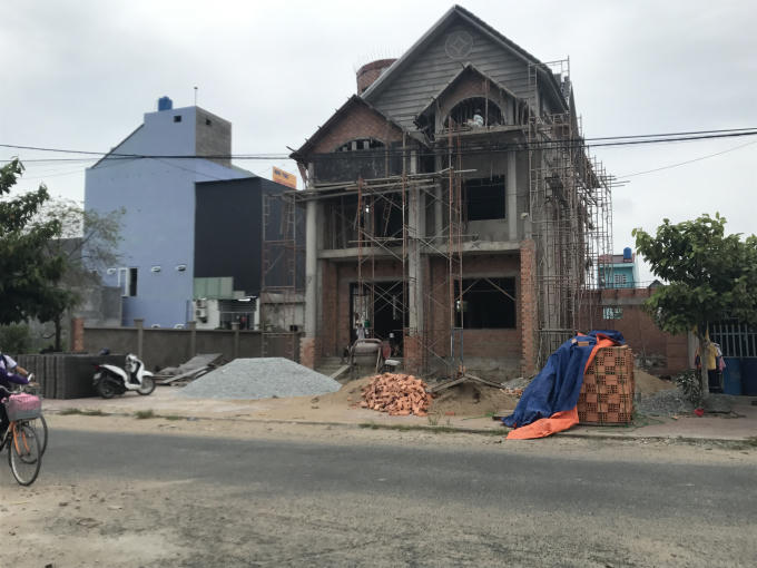 Tại khu dân cư xây dựng trên đất ông Hương mỗi mét vuông có giá 3,5 triệu đồng.