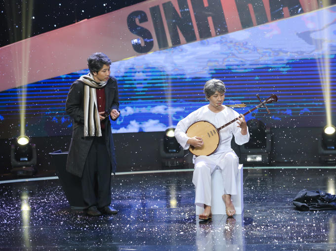 Nguyên Khang vào vai ông Tư chơi đàn nguyệt với