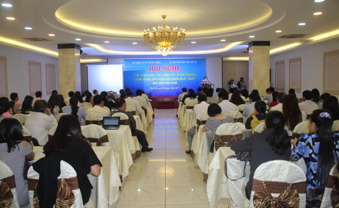 Hội nghị tập huấn công tác thông tin, tuyên truyền giảm nghèo bền vững giai đoạn 2016 - 2020.