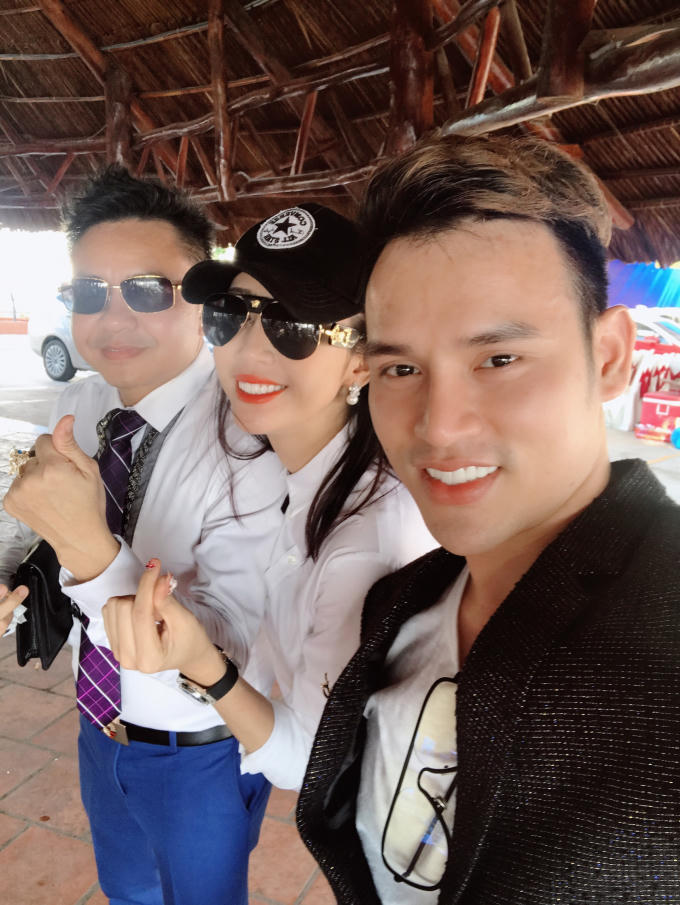 Hoa hậu ngành thiết kế Nhật Phượng khoe chuyến du ngoạn đẳng cấp với Limousine và trực thăng
