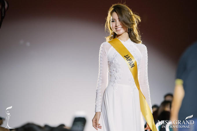 Miss Grand Nhật Bản gây bất ngờ khi xuất hiện trong tà áo dài Việt Nam