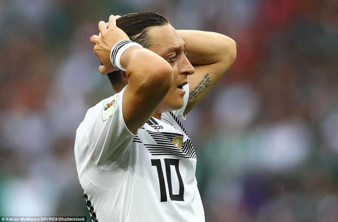 Đây cũng là lần đầu Đức thua trận ra quân ở một kỳ World Cup kể từ năm 1982.