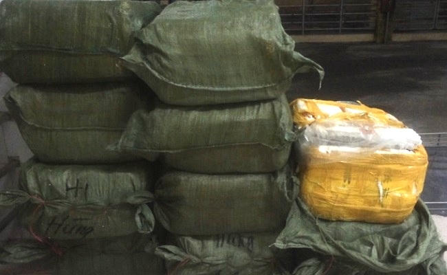 Số nầm heo được đóng bọc trong các thùng xốp, chưa vào bao tải.