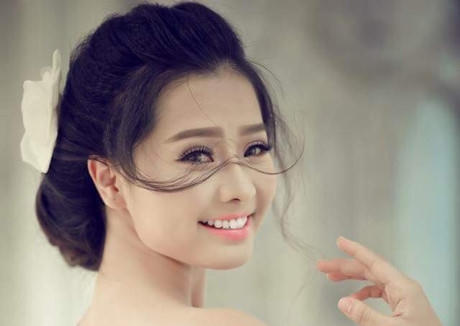 Khánh Hiền: "Tôi chọn cách bước đi bằng đôi chân và sức lực của mình, có chậm nhưng chắc”.
