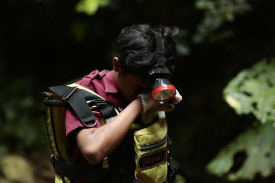 Thái Lan: Thả nhu yếu phẩm vào hang động, mong cứu sống đội bóng mất tích