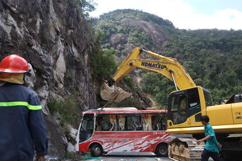 Vụ tai nạn nghiêm trọng đã khiến 23 người thương vong (Ảnh: Vietnamnet.vn)
