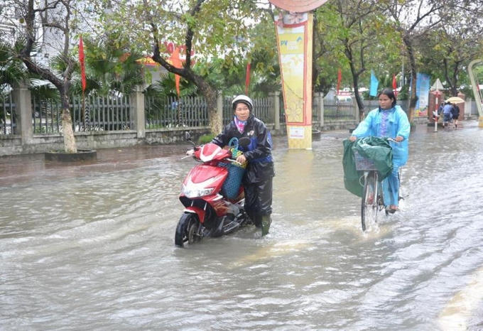 Xe bị chết máy khi đi qua đoạn đường Hùng Vương.