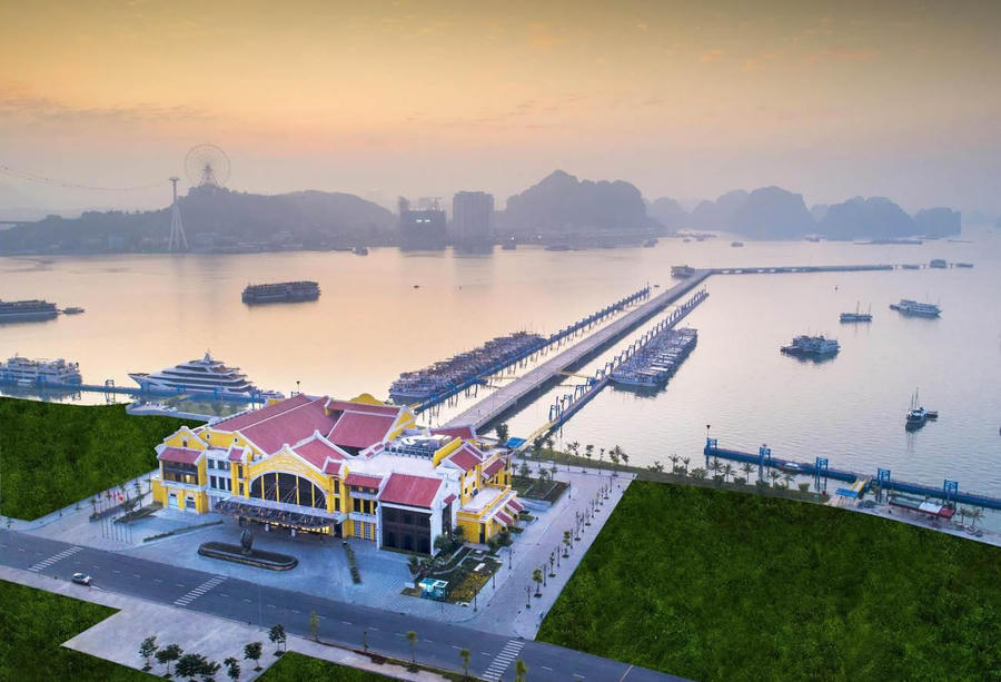 Là cửa ngõ thăm vịnh Hạ Long, Cảng tàu khách quốc tế Hạ Long nằm ở vị trí đắc địa ngay trung tâm biển Bãi Cháy, được xây dựng theo tiêu chuẩn, chất lượng quốc tế. Riêng bến thủy nội địa được đưa vào hoạt động chính thức từ cuối tháng 4/2019.