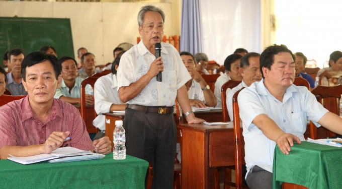 Cử tri bày tỏ quan điểm, nguyện vọng của mình.
