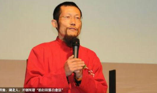 'Thần y' rao giảng tr&ecirc;n truyền h&igrave;nh.