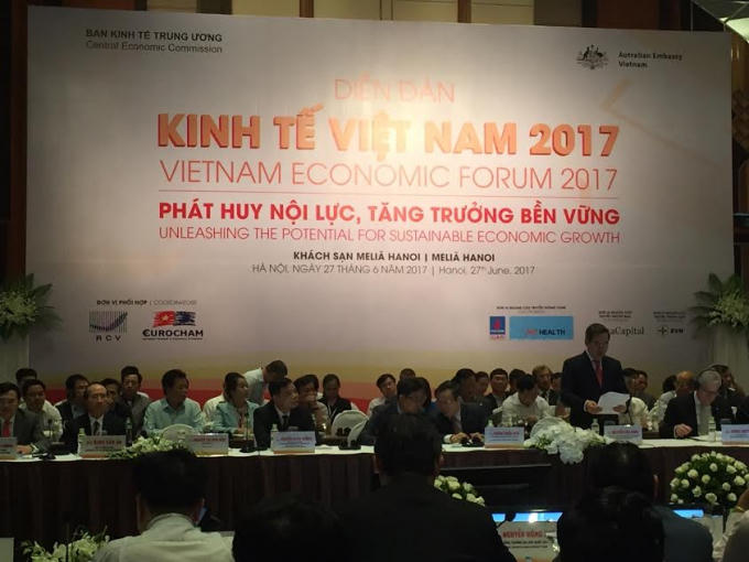Tại Diễn đàn kinh tế Việt Nam 2017: Phát huy nội lực, tăng trưởng bền vững.