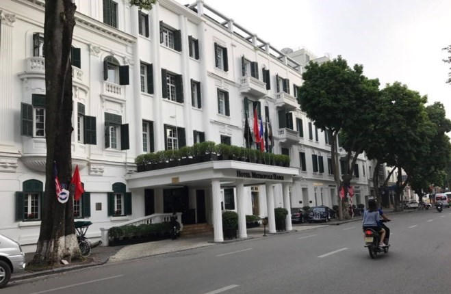 Khách sạn Metropole trước giờ đón đoàn Mỹ thăm Việt Nam. Ảnh: Trần Hoàng.