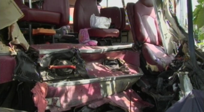 Tài xế xe khách tử vong sau tai nạn.