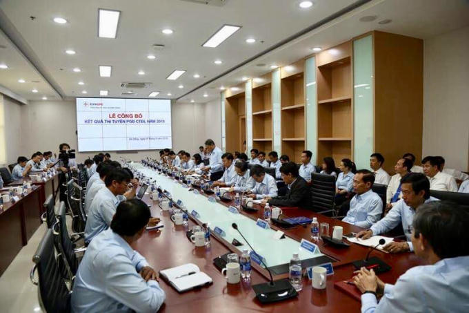 Toàn cảnh buổi lễ công bố kết quả thi tuyển.