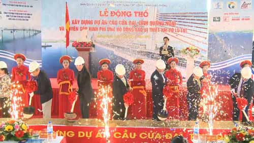 Lễ động thổ xây dựng dự án cầu Cửa Đại bắc qua sông Trà Khúc. Ảnh: BATGT Quang Ngai.