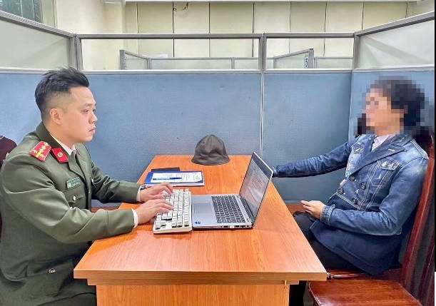 Phòng An ninh mạng và phòng, chống tội phạm sử dụng công nghệ cao làm việc với trường hợp vi phạm.
