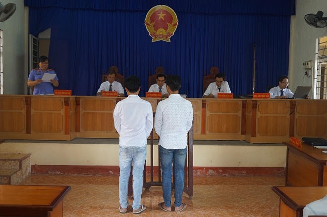 Bị cáo Bùi Nhật Quang và Đỗ Hoàng Huy.