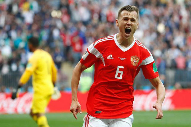 Denis Cheryshev là cầu thủ đầu tiên ghi bàn sau khi vào sân từ ghế dự bị ở trận khai mạc World Cup
