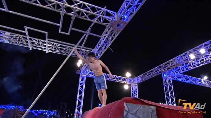 Lê Văn Hưng đã gặp nhiều khó khăn và bị mất sức trong những thử thách đầu tiên.