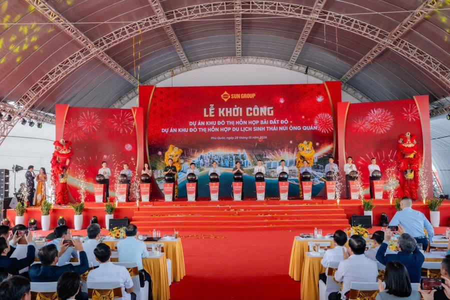 Thủ tướng Phạm Minh Chính và các đại biểu nhấn nút khởi công