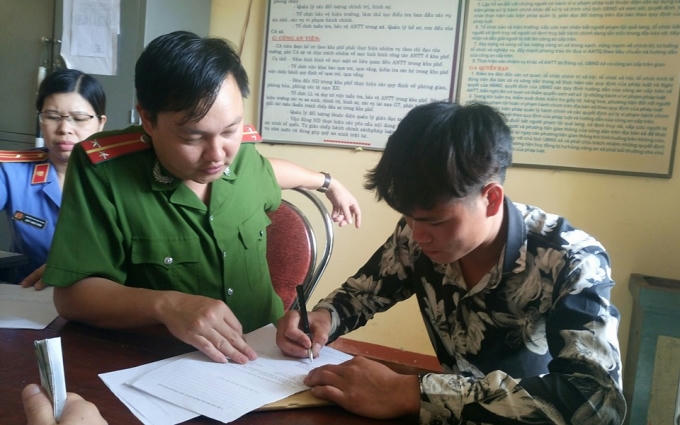(Đối tượng Bàn Văn Ơn trước cơ quan điều tra).
