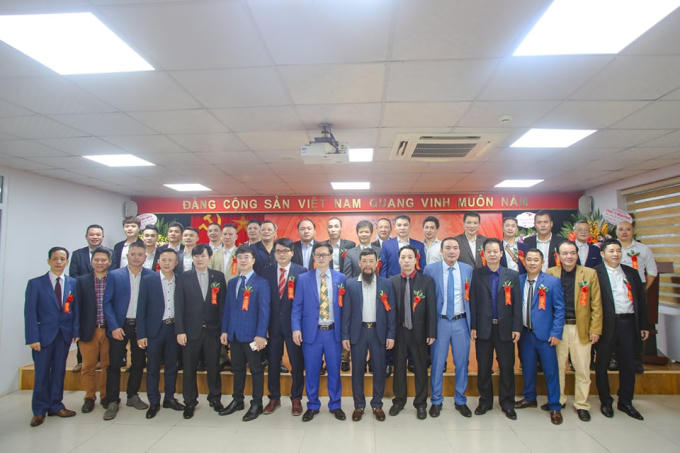 5. Lãnh đạo các ban, ngành chụp với các thành viên Ban thường vụ Ban chấp hành Liên đoàn Võ cổ truyền thành phố Hà Nội khóa I, nhiệm kì 2021 – 2026.