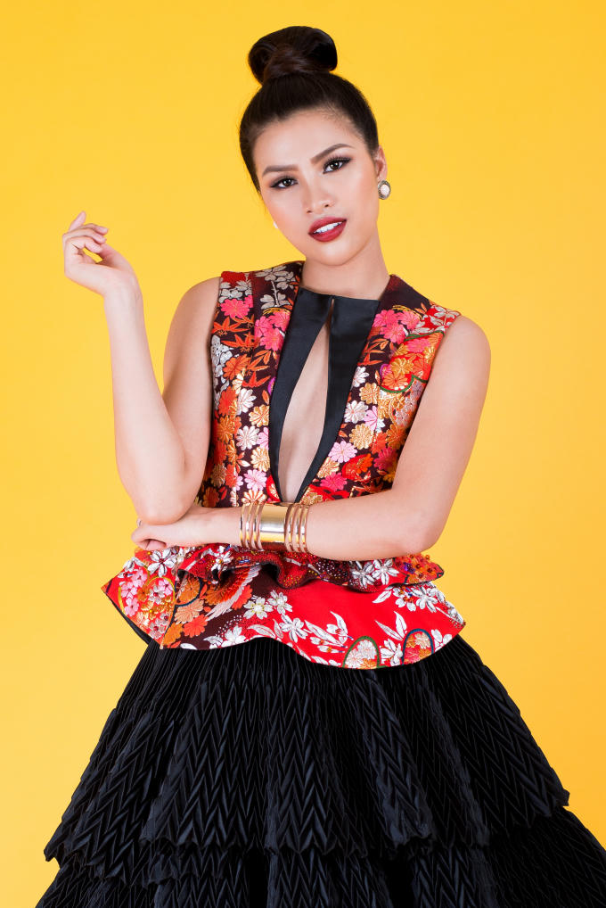 Top 4 Hoa kh&ocirc;i Du lịch Việt Nam x&oacute;a tan tin đồi m&acirc;u thuẫn