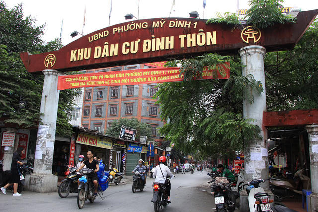 Tuyến đường văn minh đô thị có nhiều điểm nhấn như đồng bộ hệ thống bảng, biển kinh doanh… tạo sự chuyển biến tích cực trong lối sống và nếp sống của người dân.