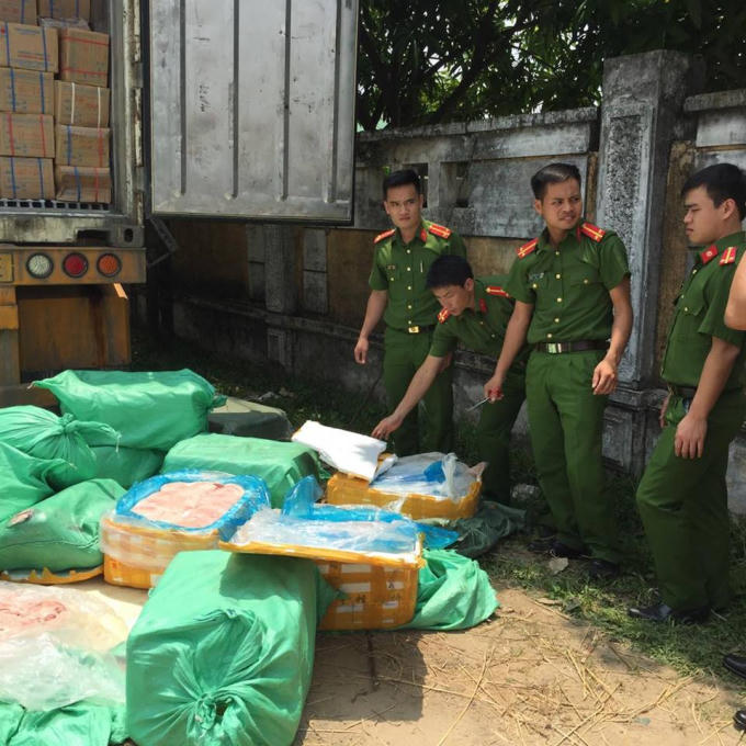 Cơ quan chức năng kiểm đếm, bàn phương án tiêu hủy.