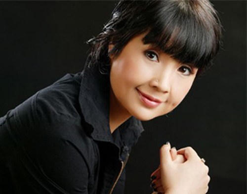 Được biết, đi Trường Sa là ao ước ra biển trước khi bố mất của nghệ sĩ Lan Hương bởi bố cô cũng là Hải quân.