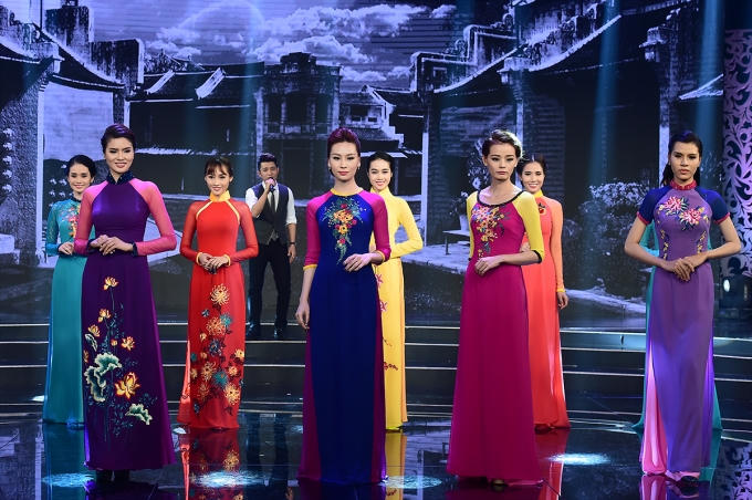 D&agrave;n si&ecirc;u mẫu, Next Top Model tề tựu