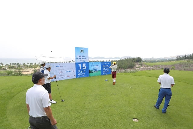 FLC Golf Championship 2016 được tổ chức tại sân golf FLC Quy Nhơn Golf Links - khai trương đầu năm. Vẻ đẹp của sân golf này cùng uy tín của giải tiếp tục thu hút đông đảo gôn thủ trên cả nước tham gia.
