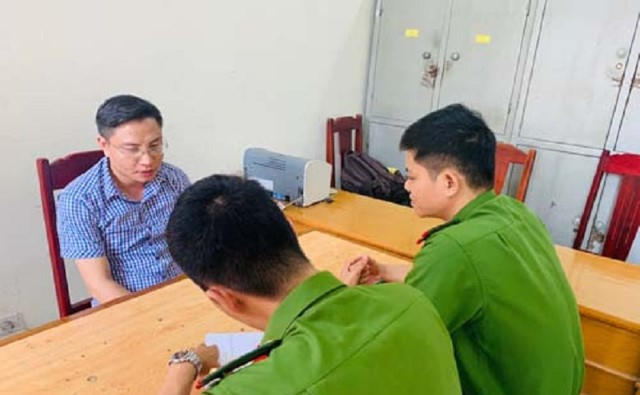 Hiện Ngô Văn Khích đang cộng tác cho một chuyên trang thuộc của một tờ báo Trung ương.