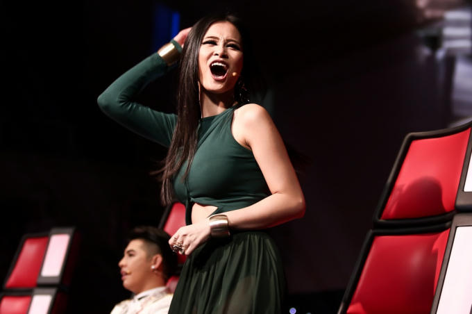 Giọng hát Việt 2017 tập 12: Han Sara lần đầu hát tiếng Anh làm bùng nổ sân khấu The Voice