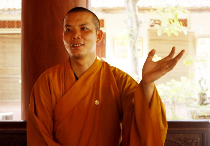 Thầy Thích Minh Trường, Phó trụ trì chùa Thuỵ ứng (Đan Phượng, Hà Nội): "Đại lễ Phật đản là Đại lễ của nhân dân nước ta và của cả thế giới. Đại lễ diễn ra để cầu mong may mắn, bình an cho nhân loại, rửa sạch bụi trần, phiền muộn của cuộc sống. Cá nhân tôi qua buổi lễ này thầy cầu mong cho nhân dân, bà con cõ cuộc sống ấm no, mọi người yêu thương lẫn nhau, giúp đỡ nhau trong hoàn cảnh khó khăn để xã hội, đất nước trở nên tốt đẹp".