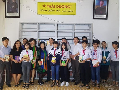 Thư viện được đầu tư hơn 150 triệu đồng được Công ty cổ phần Sao Thái Dương tặng Trường trung học cơ sở chất lượng cao Hải Hậu.