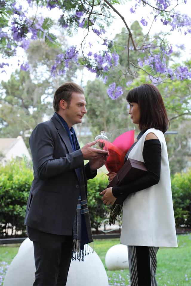 Trong phim "Giấc mơ Mỹ", ca sĩ Kyo York đảm nhiệm vai Peter - một bác sĩ người Mỹ đến Việt Nam làm việc.