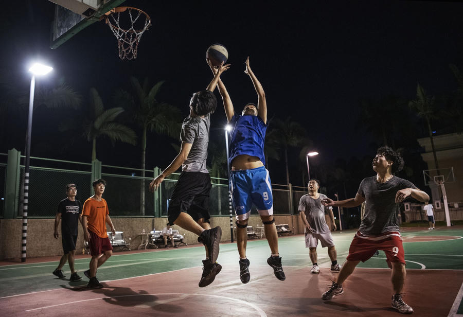 Đại bản doanh tỉ đô của Huawei: Gần 60.000 nhân viên không dùng tiền mặt, ngắm thiên nga đen và chụp ảnh sống ảo khi rảnh rỗi - Ảnh 21.