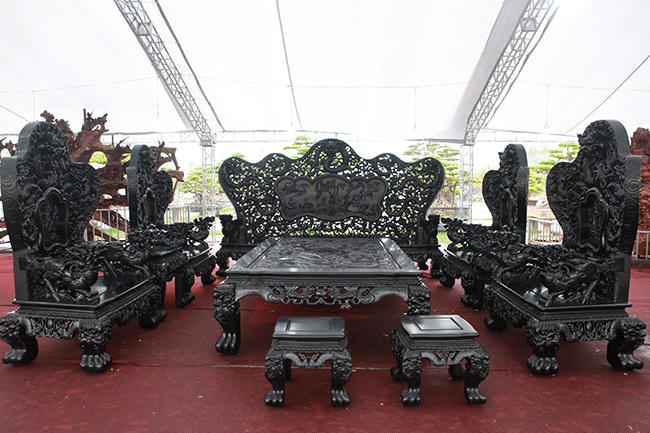 dai gia thanh hoa &amp;quot;vac&amp;quot; bo sieu ban ghe 27 ty di trien lam hinh anh 3