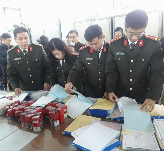 Công an thu giữ nhiều tang vật trong vụ án