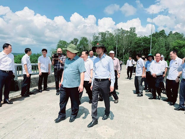 Ông Nguyễn Thanh Nhàn trong chuyến công tác tại Phú Quốc cùng Phó Thủ tướng Chính phủ Nguyễn Chí Dũng.