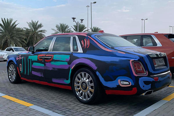 Đẹp ngỡ ngàng chiếc siêu xe sang 7 sắc cầu vồng - Hình 4