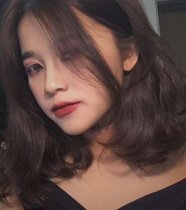 Nữ sinh 10x trường chuyên khó xử vì quá giống “hot girl hạnh kiểm xấu”