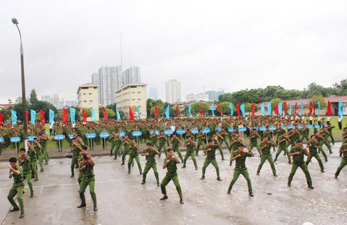 Đồng diễn bài võ thể dục 38 động tác tại hội khỏe