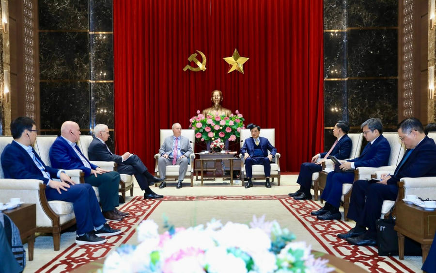 Bí thư Thành ủy Hà Nội Nguyễn Duy Ngọc tiếp đoàn đại biểu quốc tế, chuyên gia về dự Hội thảo “Định hình tương lai ngành bán dẫn”.