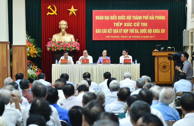 Thủ tướng Chính phủ tiếp xúc cử tri tại Hải Phòng.