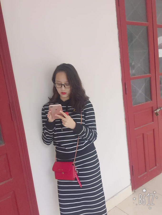 Những bức ảnh hiếm của nữ sinh ngủ gục được dân mạng khen ngợi,