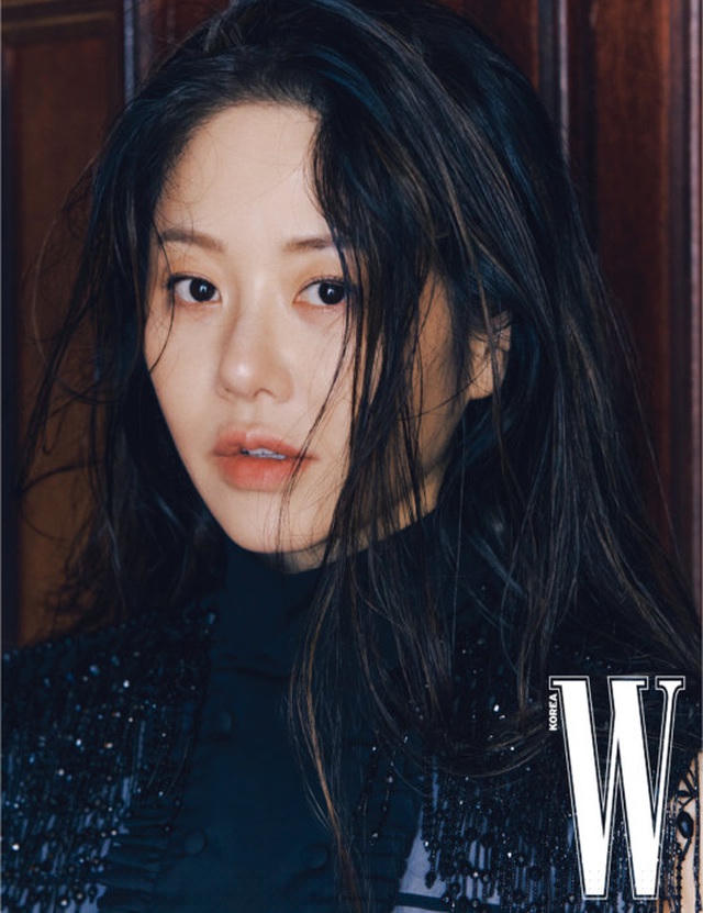 Ở tuổi 50, Go Hyun Jung vẫn xinh đẹp và trẻ trung bất chấp thời gian