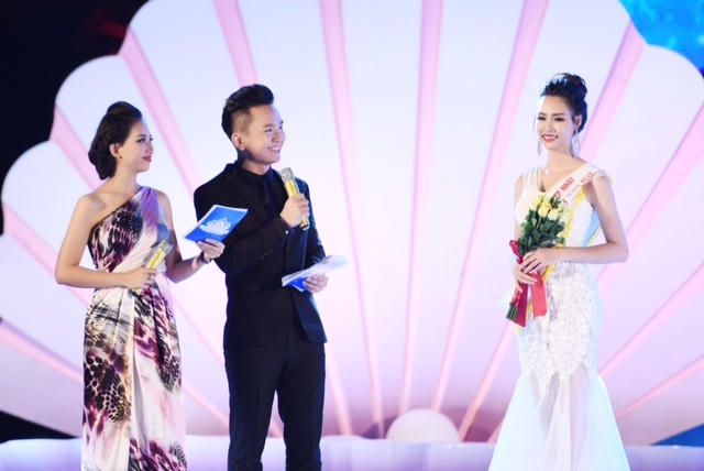 Thùy Trang trong phần thi ứng xử.