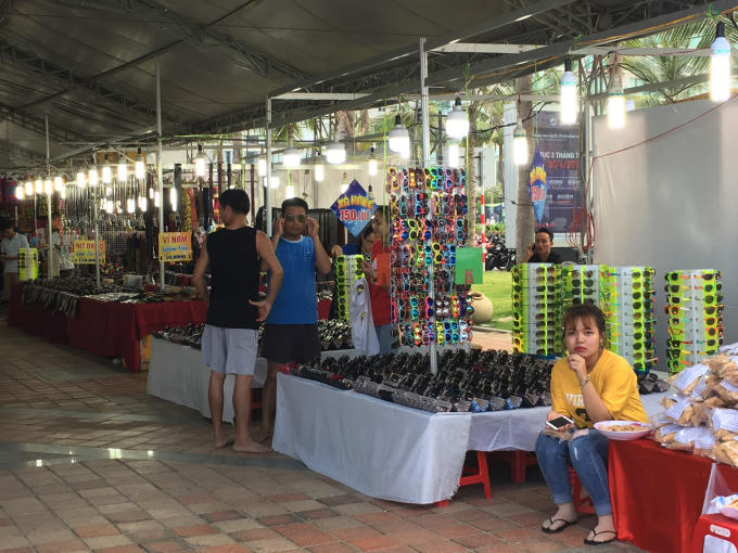 Nhiều sản phẩm các loại để khách hàng lựa chọn.